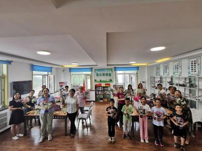爱在社区 浓情七夕 哈尔滨香坊区乐园社区插花艺术活动点亮居民文化生活